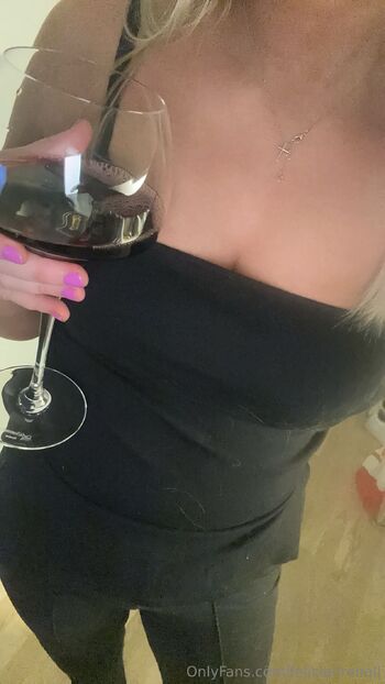 Your personal playdoll is online now / feliciafireball nude photo #15
