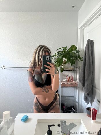 KY FENI / fenixxxky nude photo #7