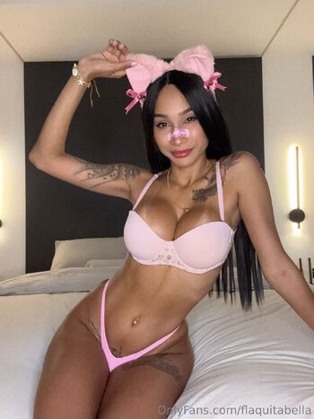 QUEEN VIDEO CALL VERO / flaquitabella nude photo #32
