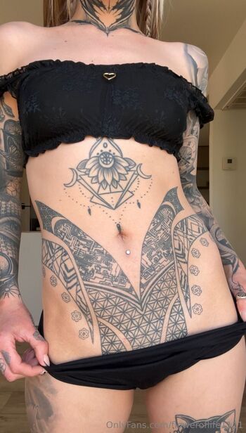 sid / floweroflife1111 nude photo #17