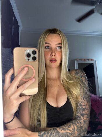 Alexxi / freaky.lexx nude photo #12