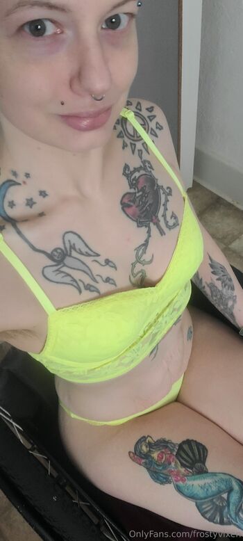 frostyvixen nude photo #19
