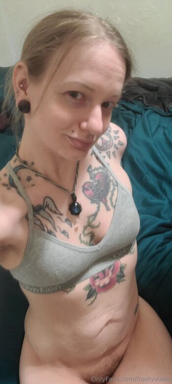 frostyvixen nude photo #24