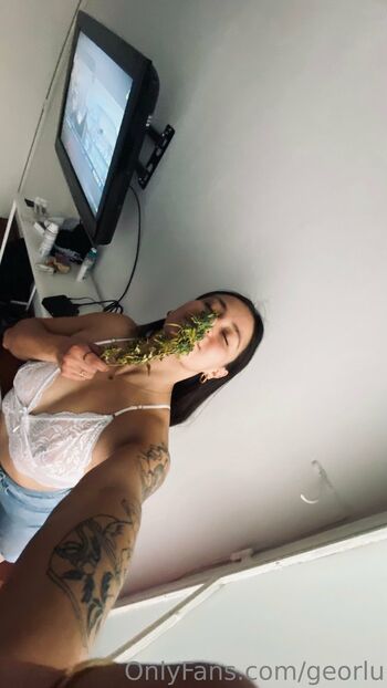 Georlu nude photo #25