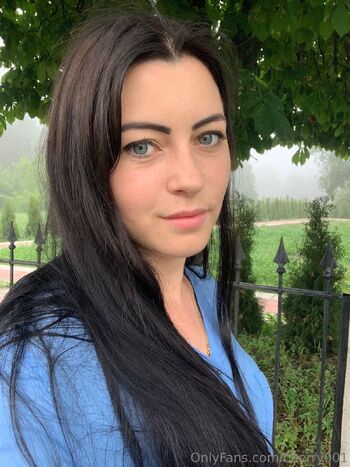 Cherry 18 / girlyours01 nude photo #11