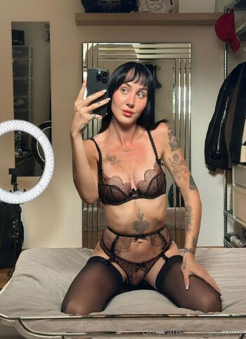 givemegia nude photo #40
