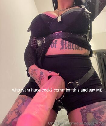 DOMINATRIX FEMDOM GODDESS / goddessapril55 nude photo #2