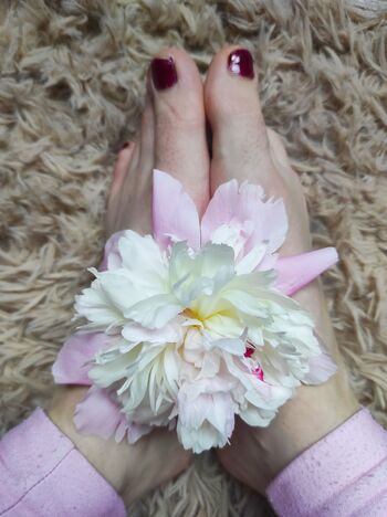 goddessblondiefeet nude photo #2