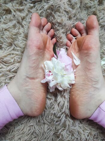 goddessblondiefeet nude photo #3