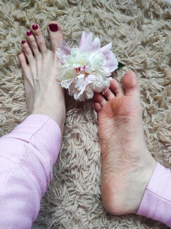 goddessblondiefeet nude photo #8