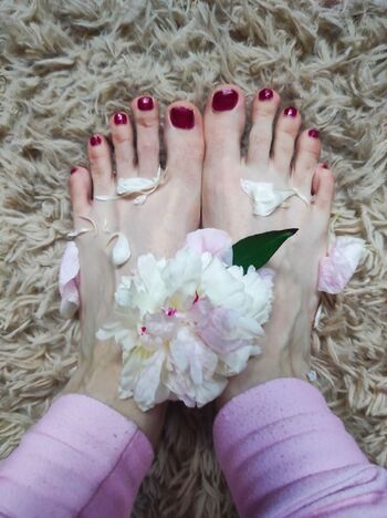 goddessblondiefeet nude photo #9