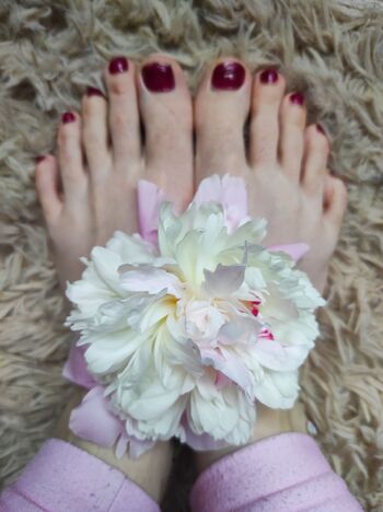 goddessblondiefeet nude photo #10
