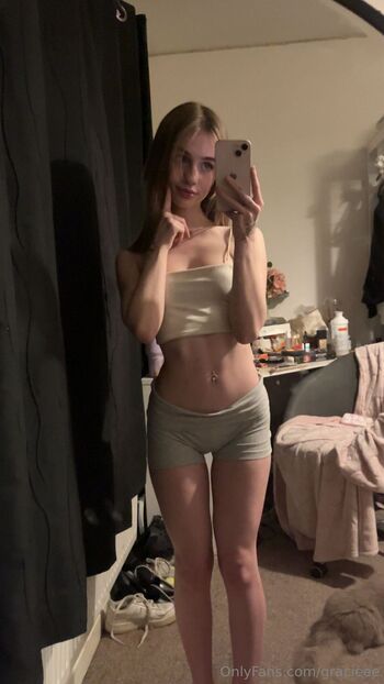 gracieee nude photo #7