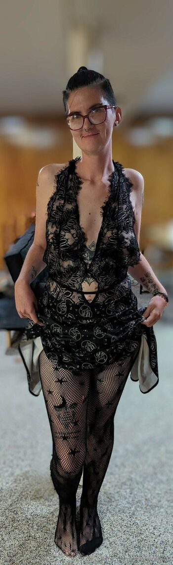 greywolfe96 nude photo #4