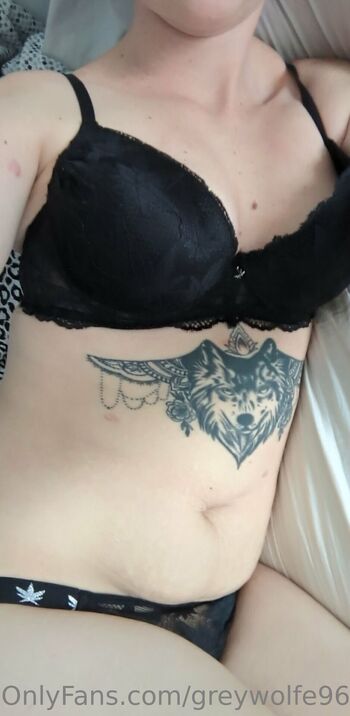 greywolfe96 nude photo #6
