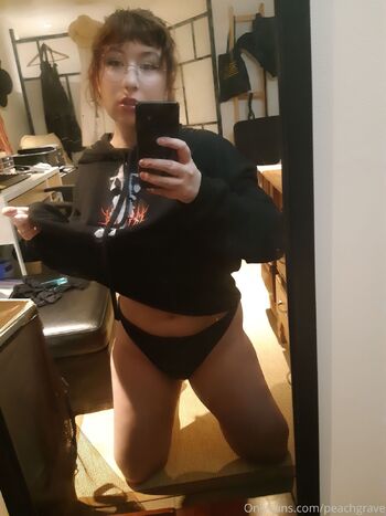 GRRRAVES statussleepy / grrraves nude photo #14