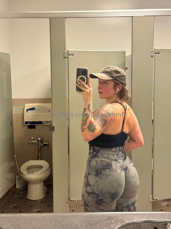 gyattzillaa nude photo #9