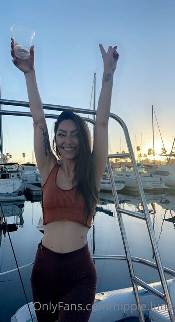 LadyRa / hippie.luna nude photo #6