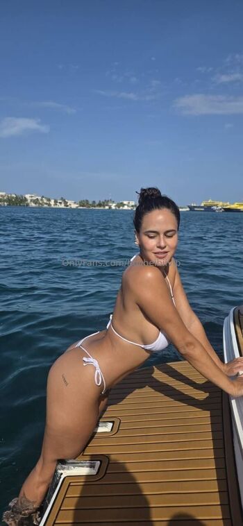 holibeibiivip nude photo #12