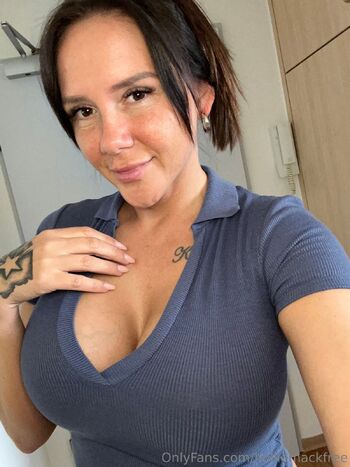 holliemackfree nude photo #13