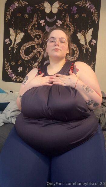 honeybiscuit20 nude photo #8