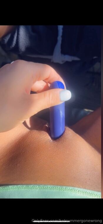 hotsummergonewrong nude photo #3