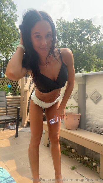hotsummergonewrong nude photo #33