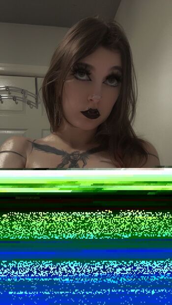 Hxnny Dripp nude photo #1