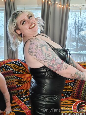 ink.bl0t nude photo #6