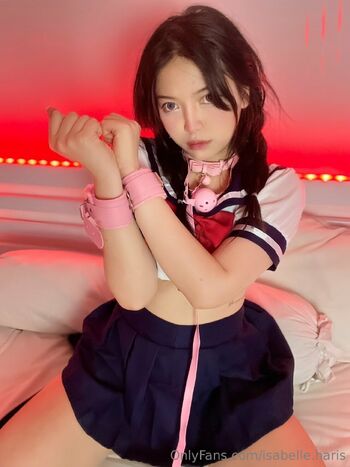 Bella / isabelle.haris nude photo #13