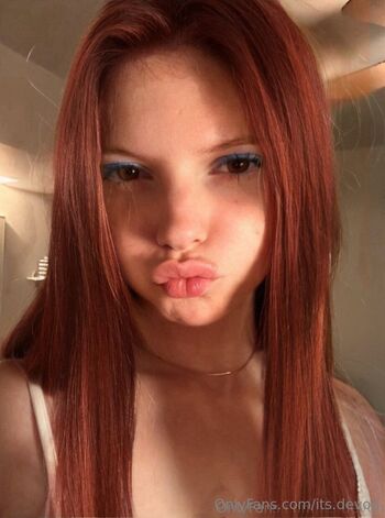 dev / its.devon nude photo #1