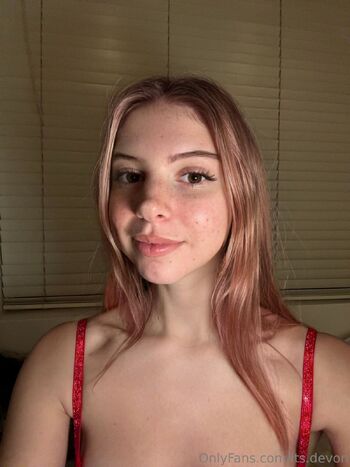 dev / its.devon nude photo #18