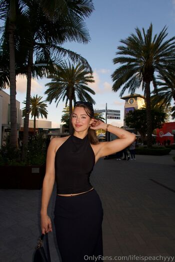 Nina / its.ninamars nude photo #17