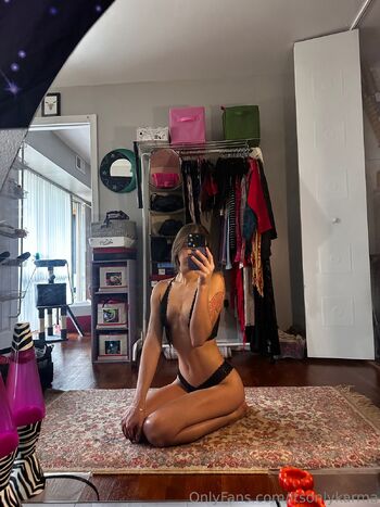 Karma-Kimberl / itsonlykarma nude photo #29