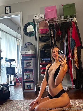 Karma-Kimberl / itsonlykarma nude photo #30