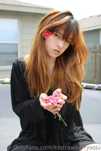 StrawberrySoju / itsstrawberrysoju nude photo #18