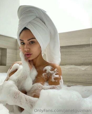 Janet Guzman nude photo #2