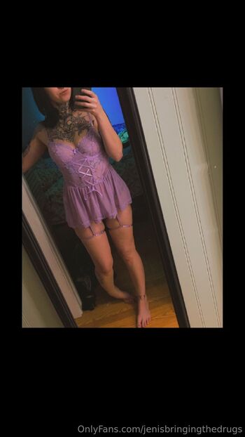 OnlyFans / jenisbringingthedrugs nude photo #28