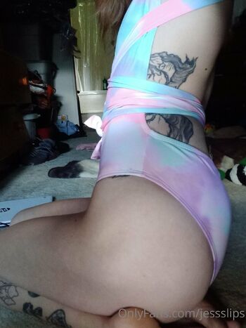 jessslips nude photo #3
