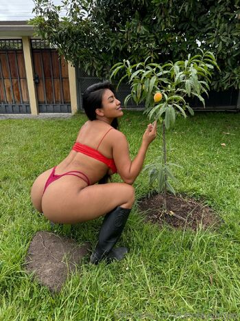karolayvargas nude photo #19