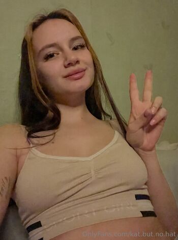 kat.but.no.hat nude photo #37