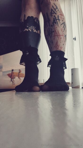 kawaii.feet.x nude photo #6