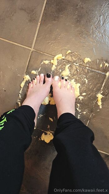 kawaii.feet.x nude photo #15