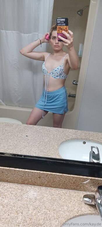 Kayde nude photo #4