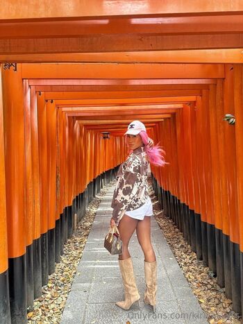Kira Asia TS nude photo #4