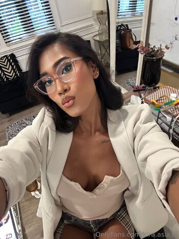 Kira Asia TS nude photo #25