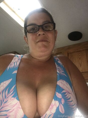 kittykat82 nude photo #12