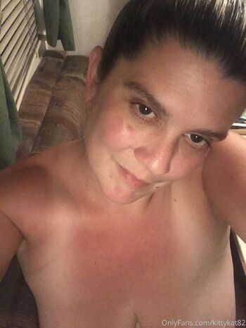 kittykat82 nude photo #14