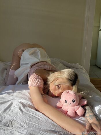 Dylan Moor / knifegrlfriend nude photo #24