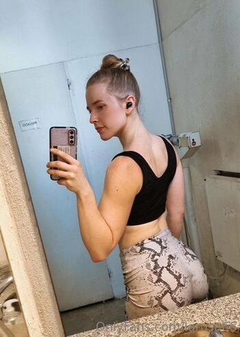 larusa66 nude photo #11